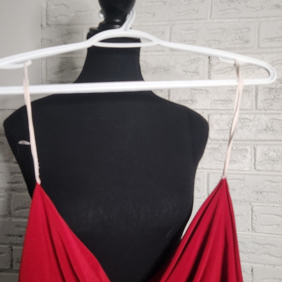 Asymmetrical Tank / Camisole Red - Picture 6 of 7